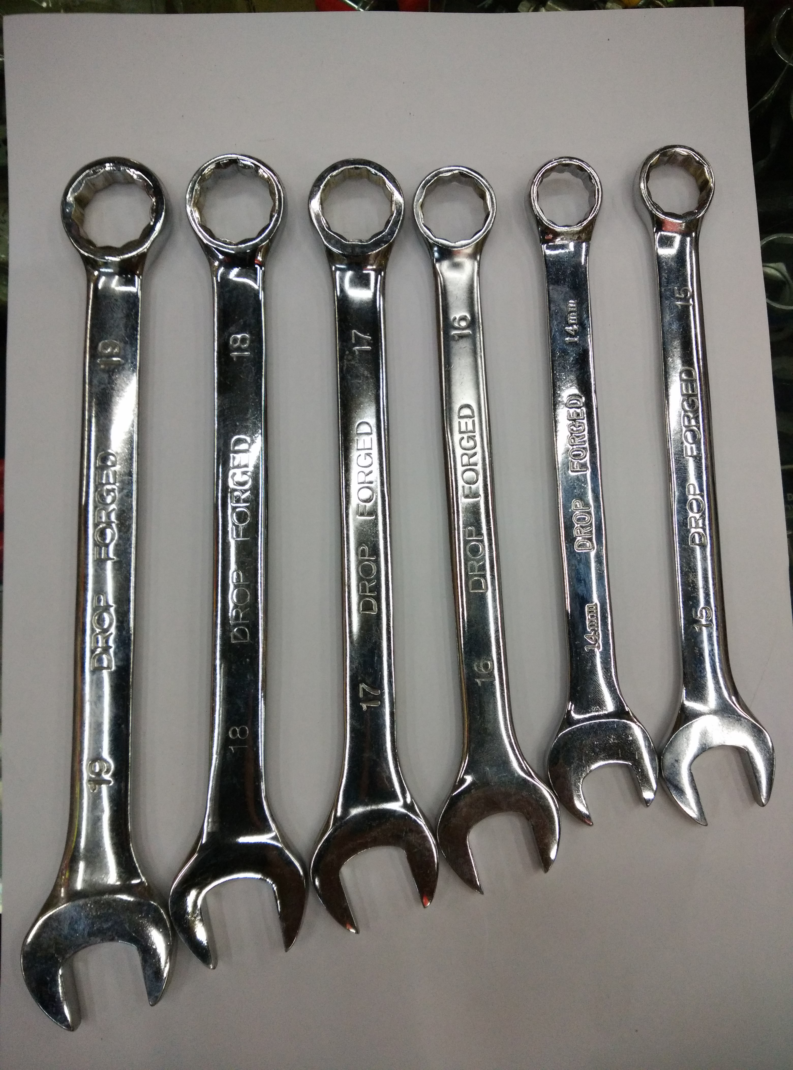 在浓情骏礼基础上再送2瓶原厂玻璃水（共4瓶）