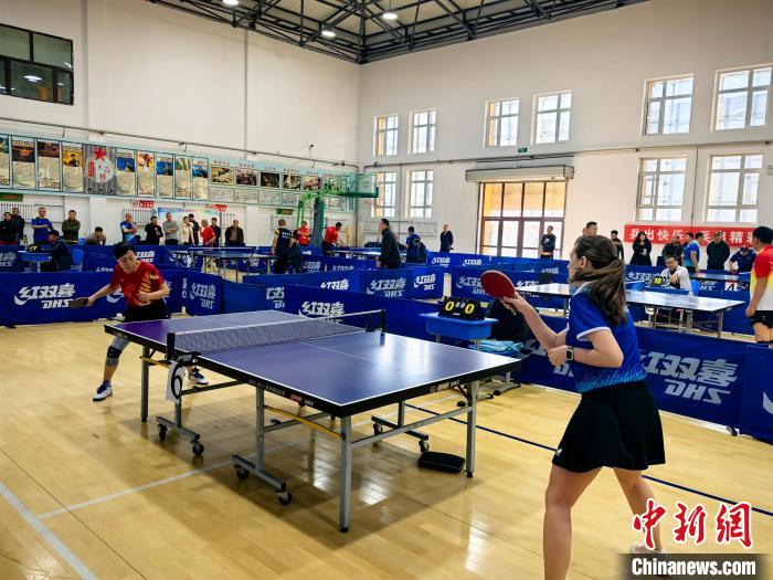 中俄乒乓爱好者同江竞技