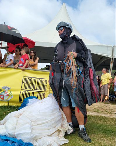 中国滑翔伞选手赵振军首