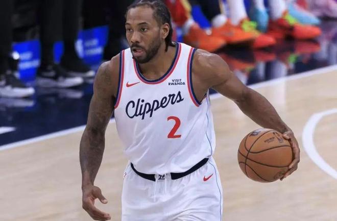 伦纳德复出单节12分率队领先18分 快船却遭逆转引