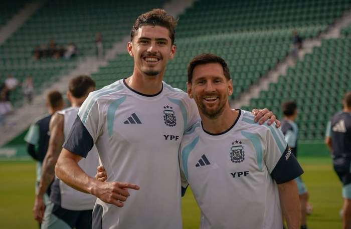 斯卡洛尼落泪离席 帕尼切利重伤断送世界杯梦