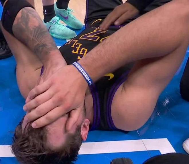 东契奇左腿筋二级拉伤赛季报销 湖人战绩暴跌网