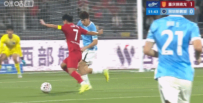 本科维奇红牌成转折点 重庆铜梁龙双响擒深圳新