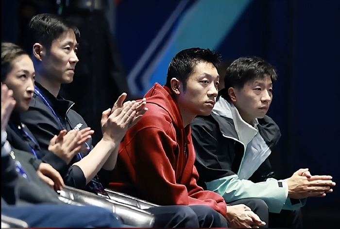 中国男乒小组赛两连败 马龙许昕支援助年轻队员