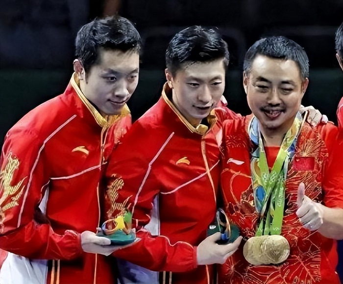 中国男乒小组赛两连败 马龙许昕支援助年轻队员